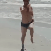 Proper Barefoot Running Form... NOT!