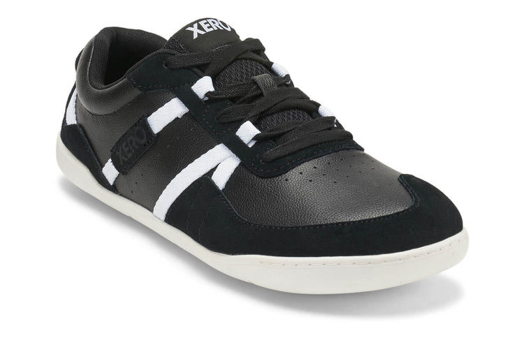 KOM-BLW_Kelso_Black-White_AngleR_1140_WEB