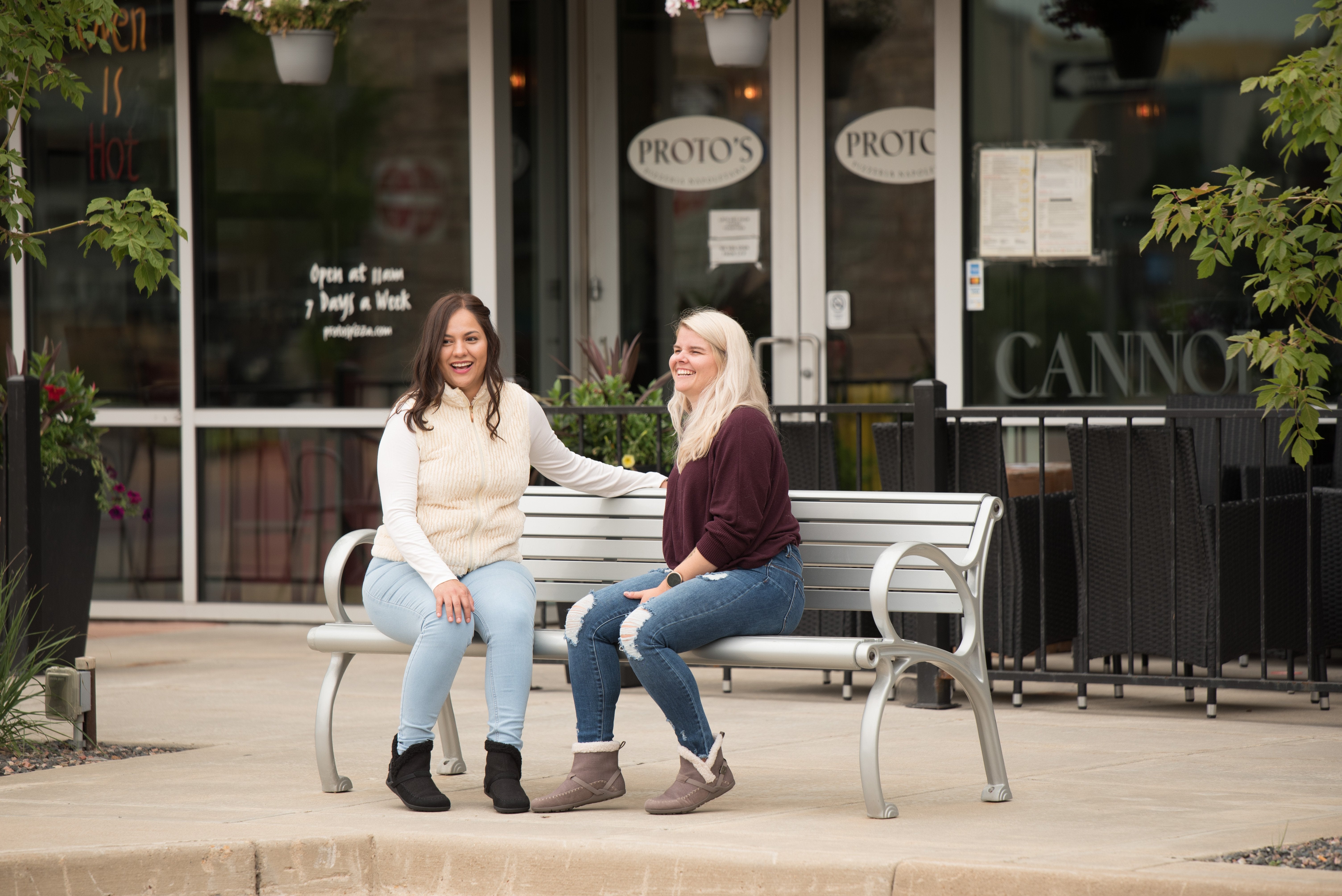 ASW-DTP-Ashland_Dark-Taupe-Black_5619