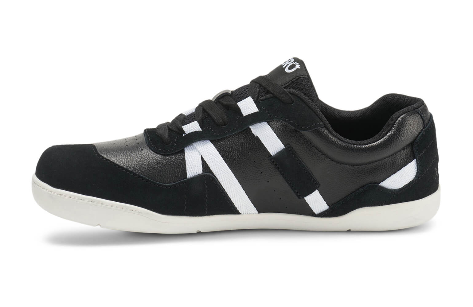 KOM-BLW_Kelso_Black-White_SideL_1084_WEB